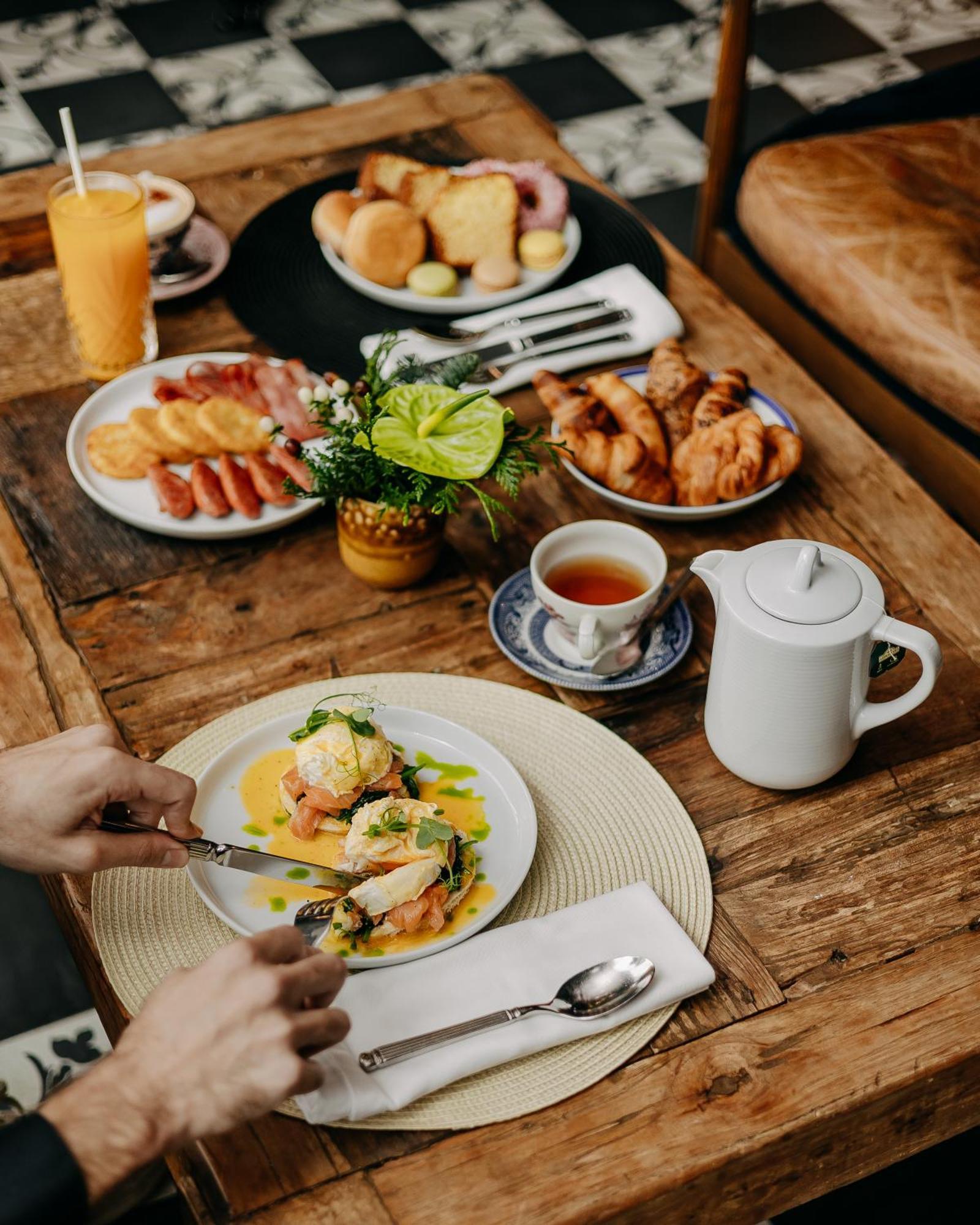 138 Liberdade Hotel 리스본 외부 사진 A breakfast at the restaurant